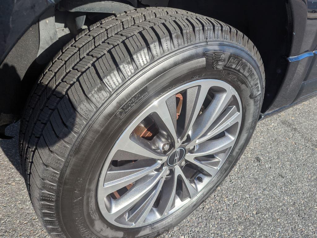 2016 Lincoln Navigator - $14,995
